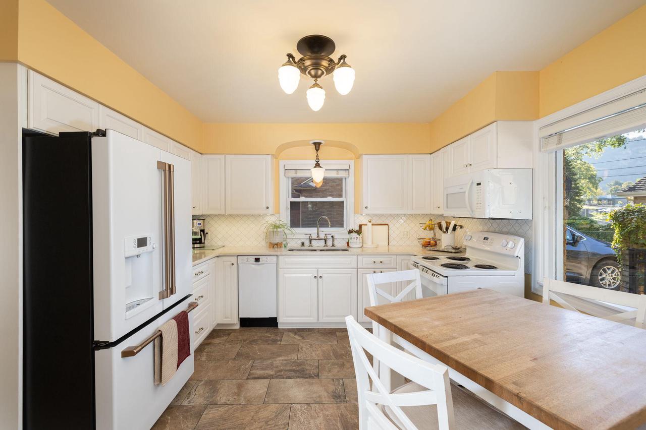 2520 Edgewood PLACE