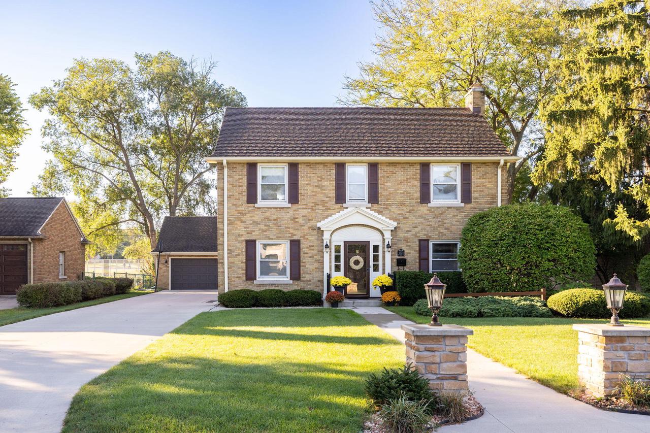2520 Edgewood PLACE