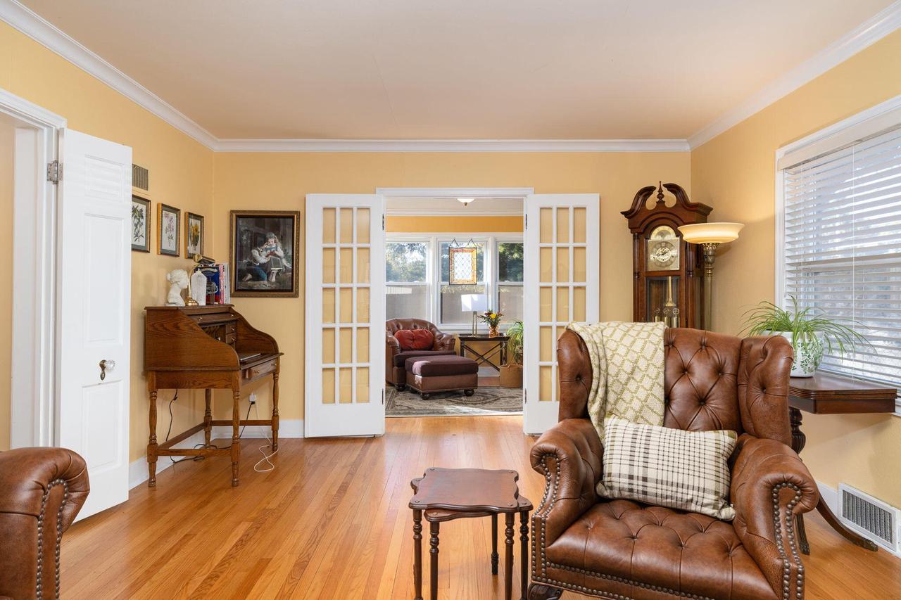 2520 Edgewood PLACE
