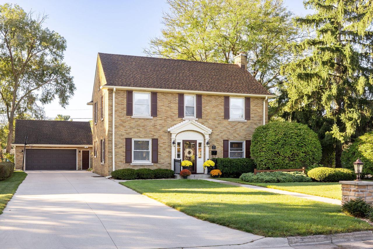2520 Edgewood PLACE