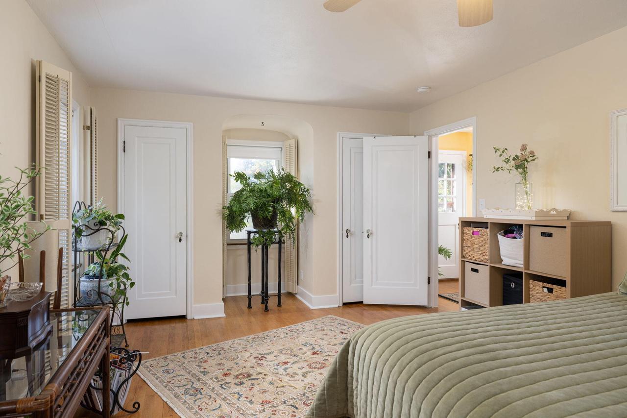 2520 Edgewood PLACE