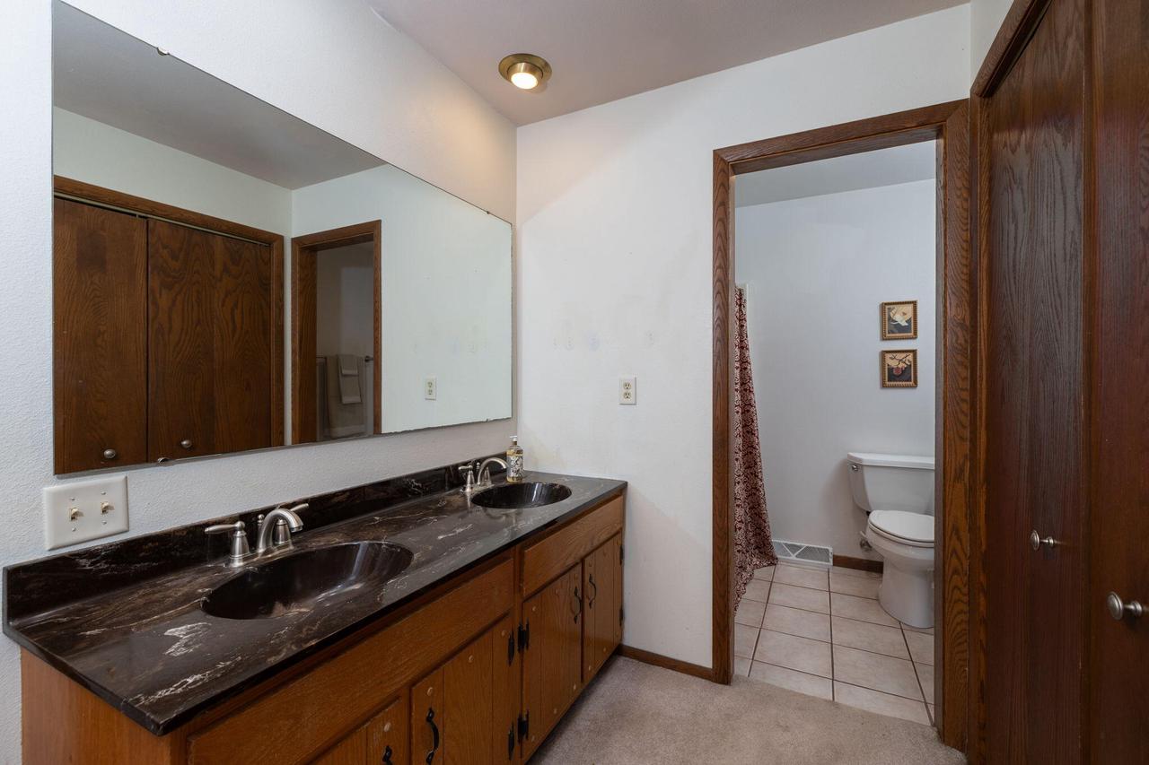 N1394 Red Oaks DRIVE