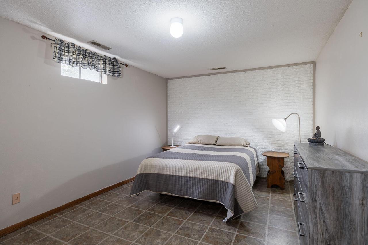 N1394 Red Oaks DRIVE