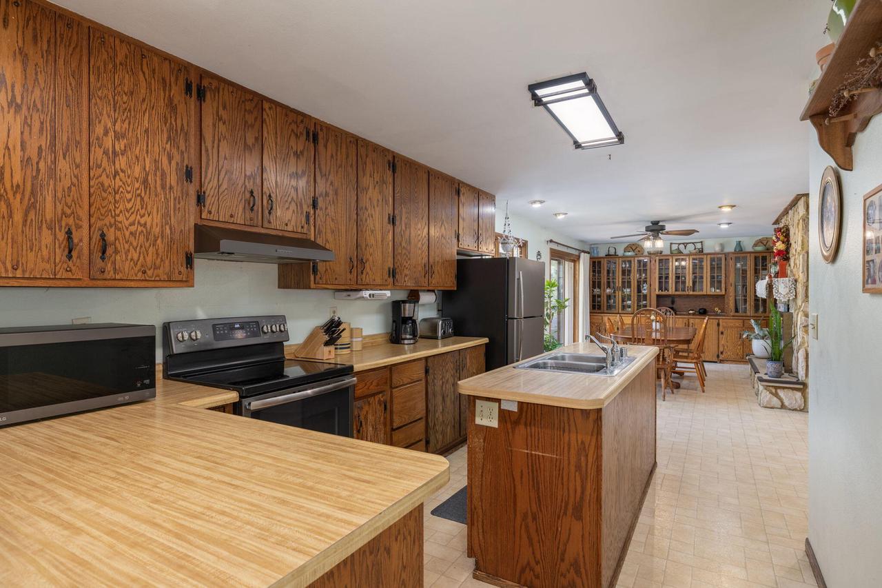 N1394 Red Oaks DRIVE