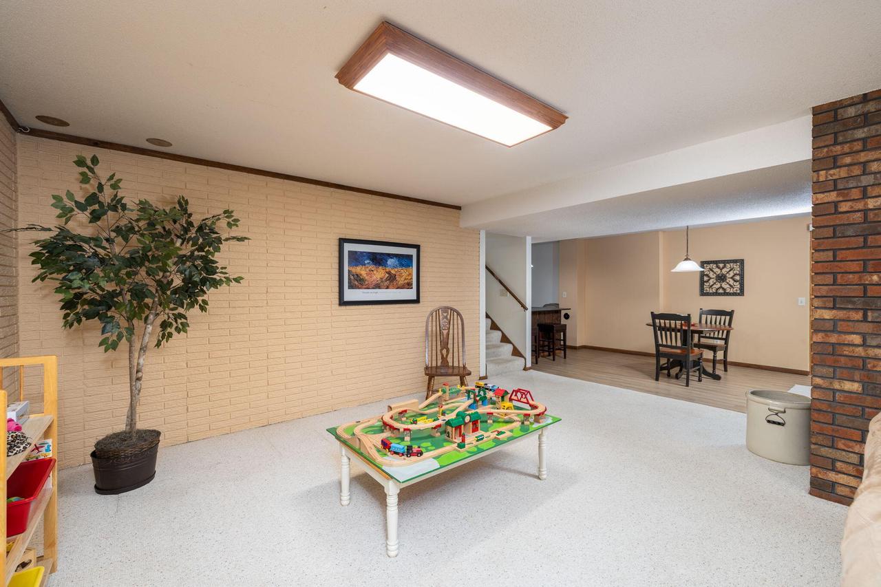 N1394 Red Oaks DRIVE