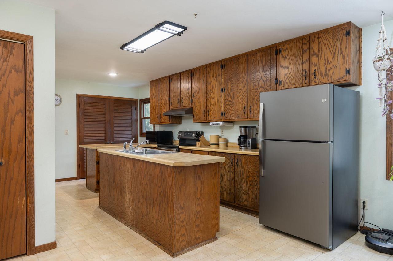 N1394 Red Oaks DRIVE