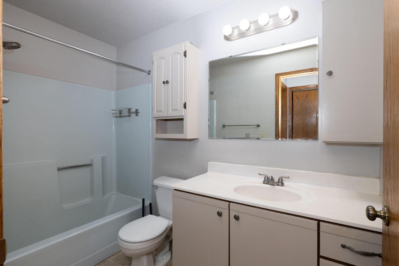 1400 Redfield STREET 2