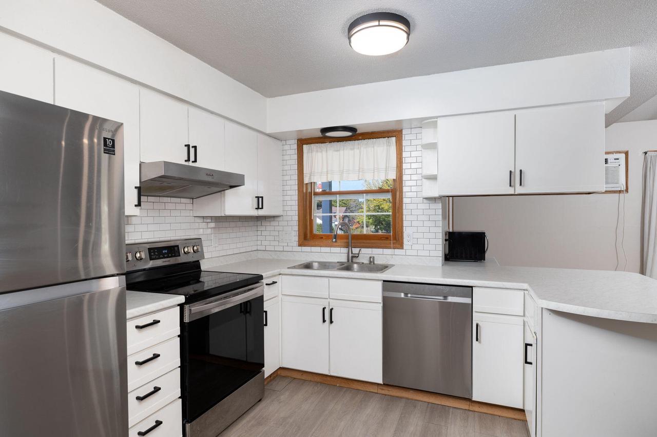 1400 Redfield STREET 2