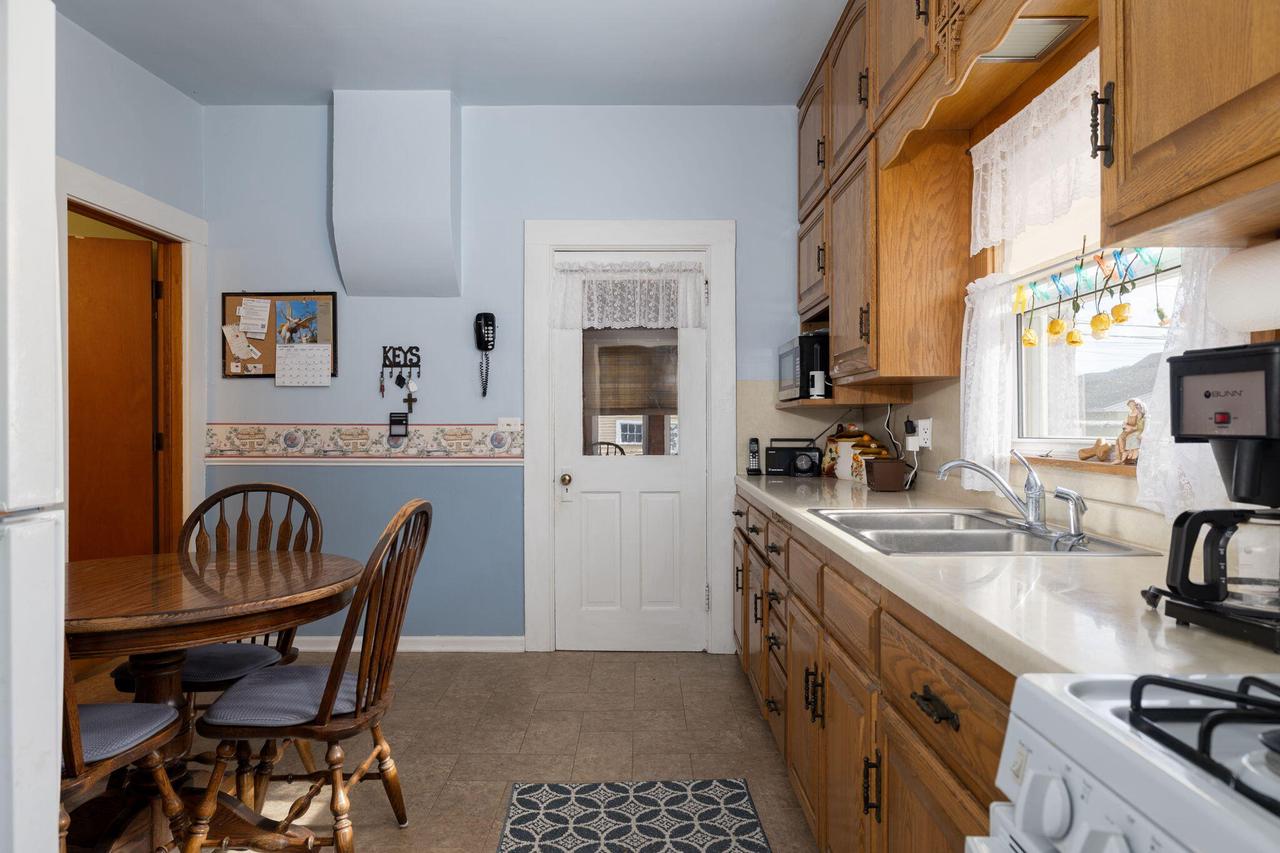 722 Caledonia STREET