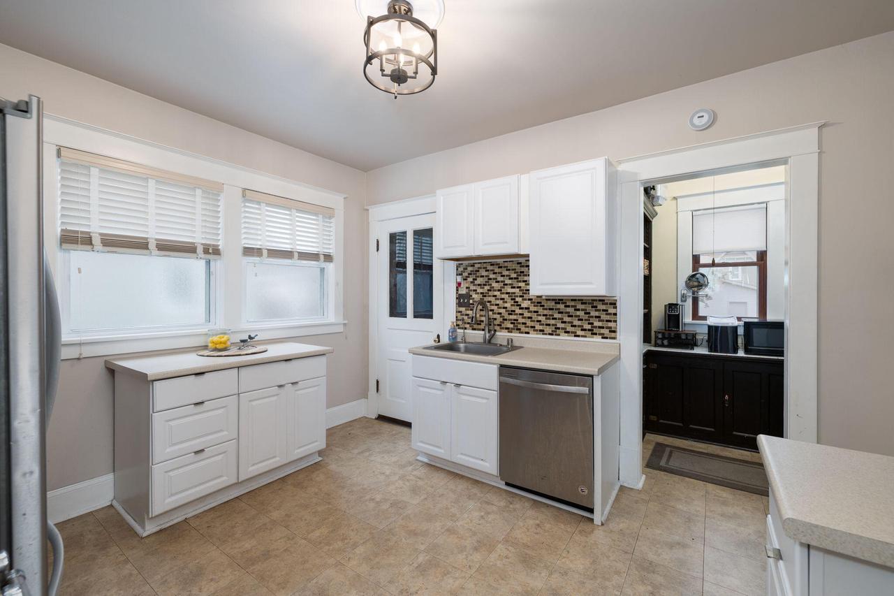 527 15th STREET SOUTH South