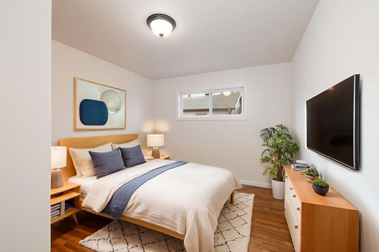 2929 21st PLACE SOUTH South