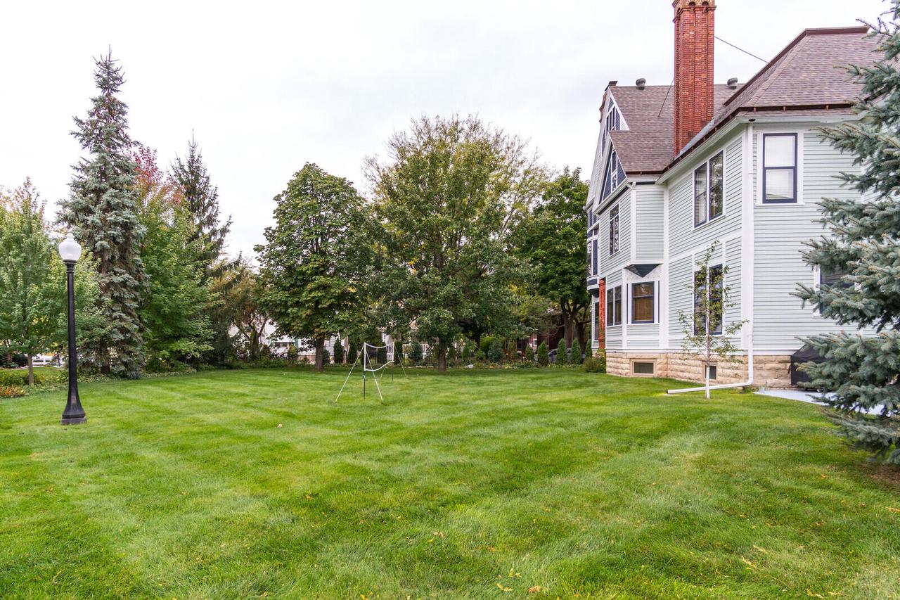 221 10th STREET SOUTH South