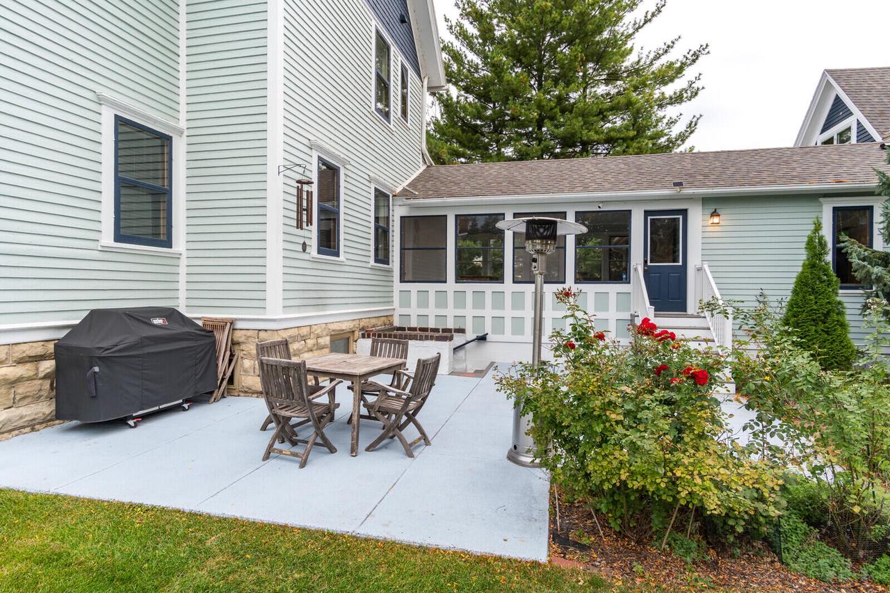 221 10th STREET SOUTH South