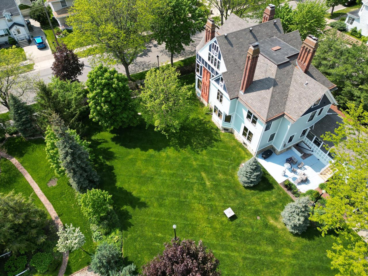 221 10th STREET SOUTH South