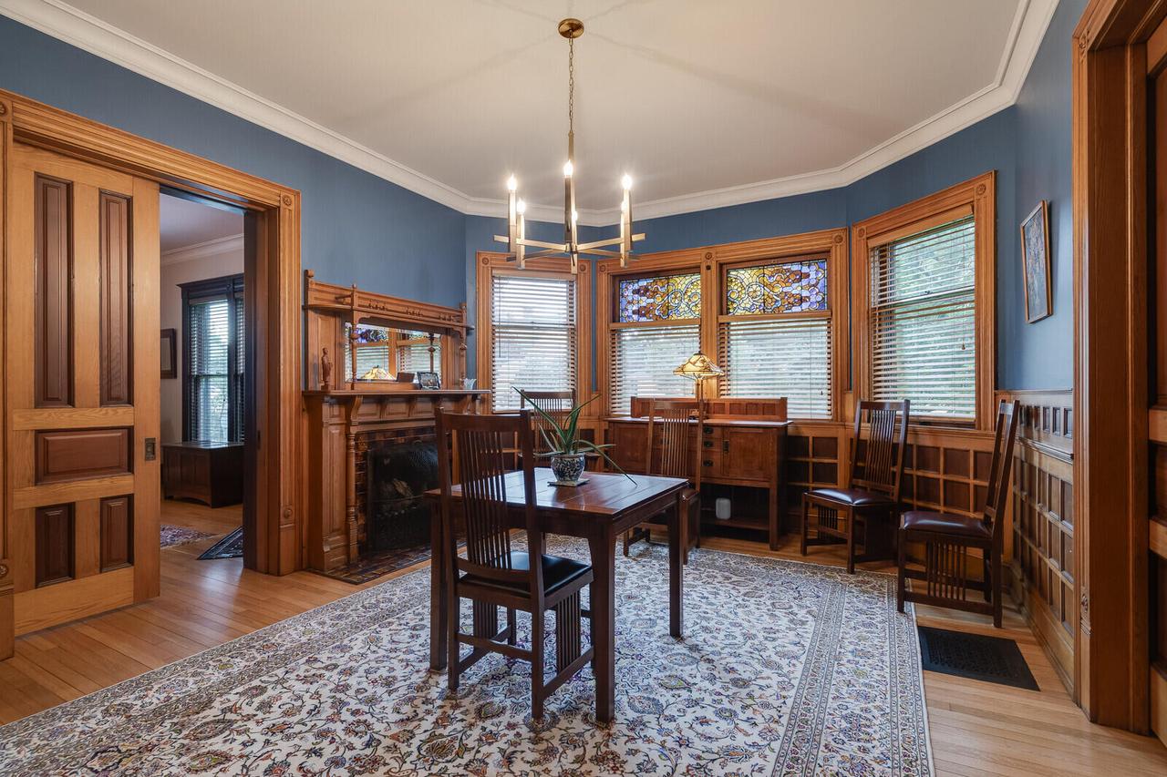 221 10th STREET SOUTH South