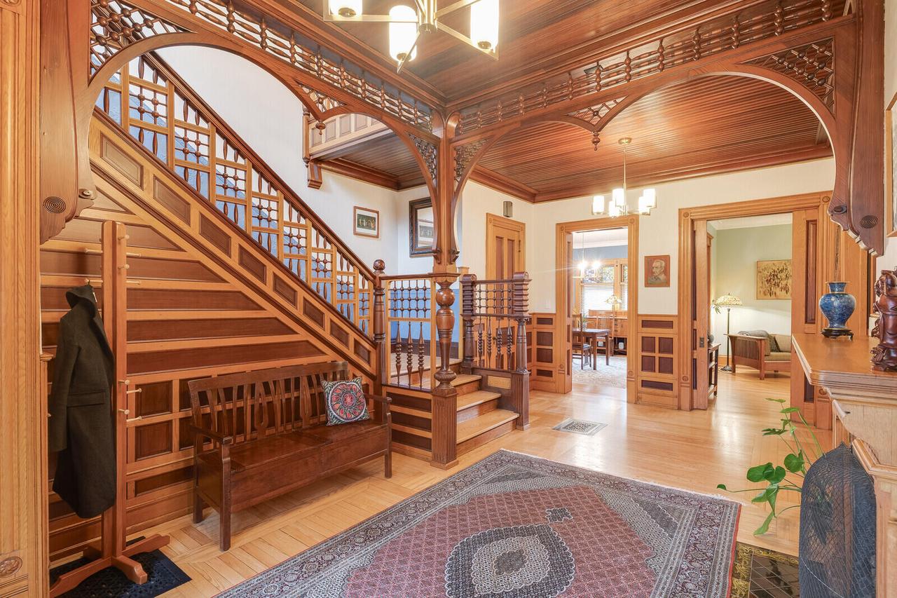 221 10th STREET SOUTH South