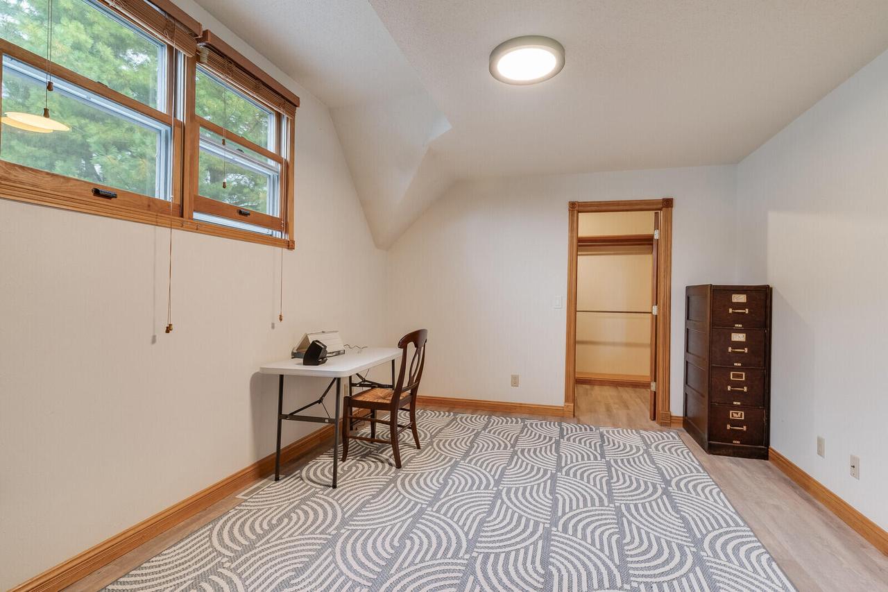 221 10th STREET SOUTH South