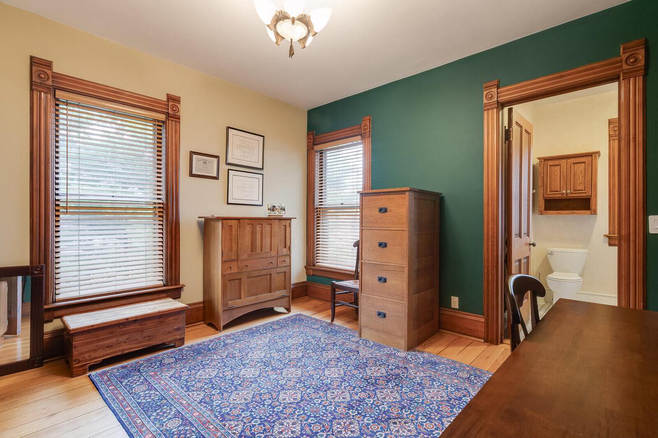 221 10th STREET SOUTH South