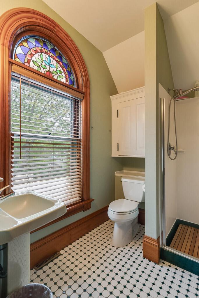 221 10th STREET SOUTH South