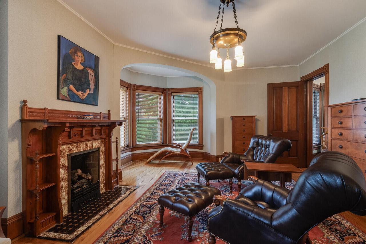 221 10th STREET SOUTH South