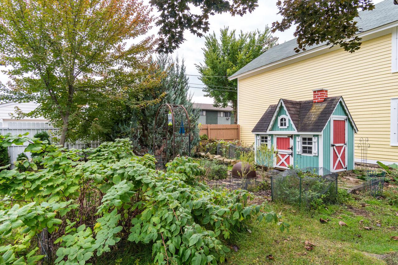 221 10th STREET SOUTH South