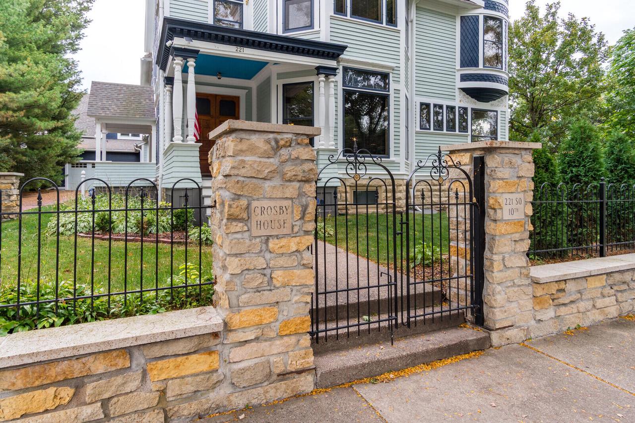 221 10th STREET SOUTH South