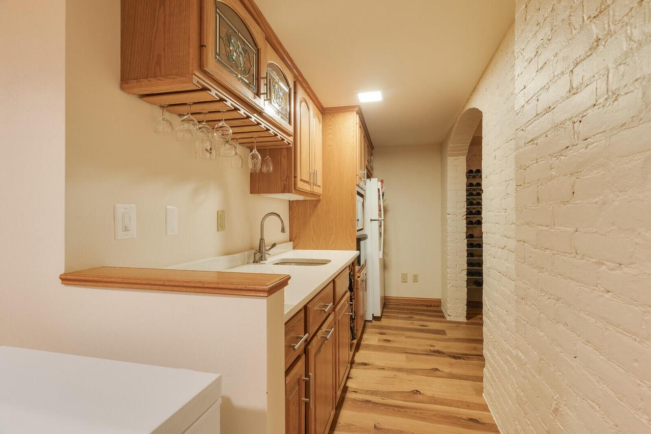 221 10th STREET SOUTH South