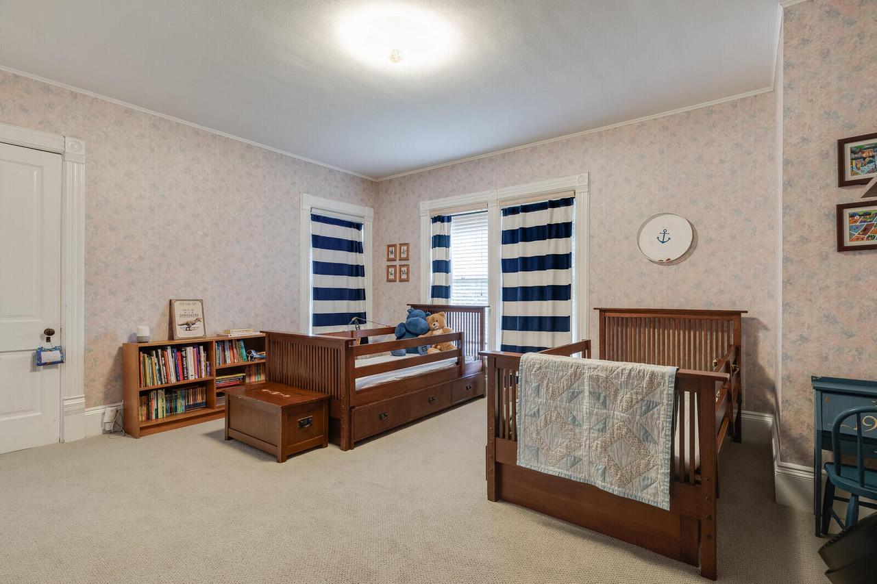 221 10th STREET SOUTH South