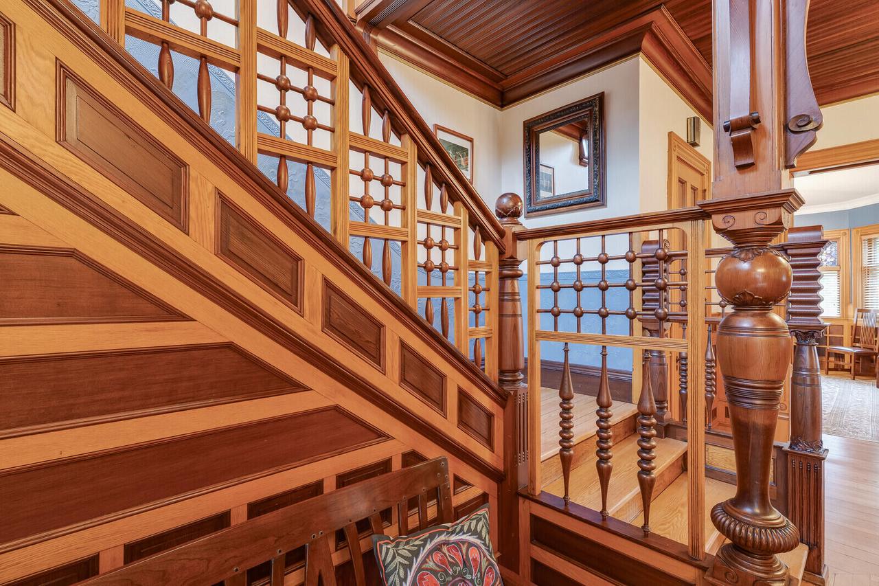 221 10th STREET SOUTH South