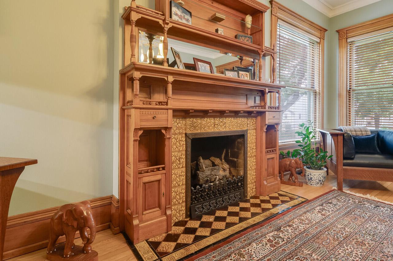 221 10th STREET SOUTH South