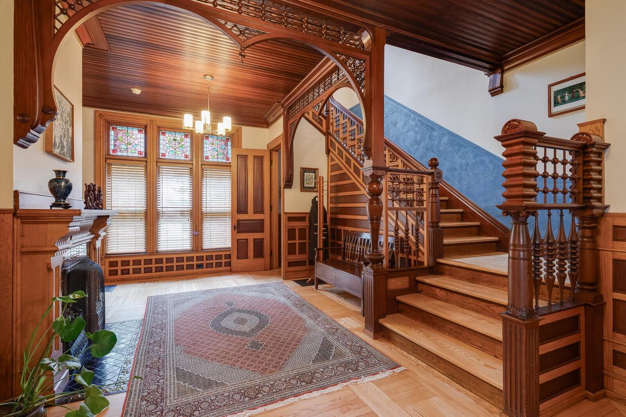 221 10th STREET SOUTH South