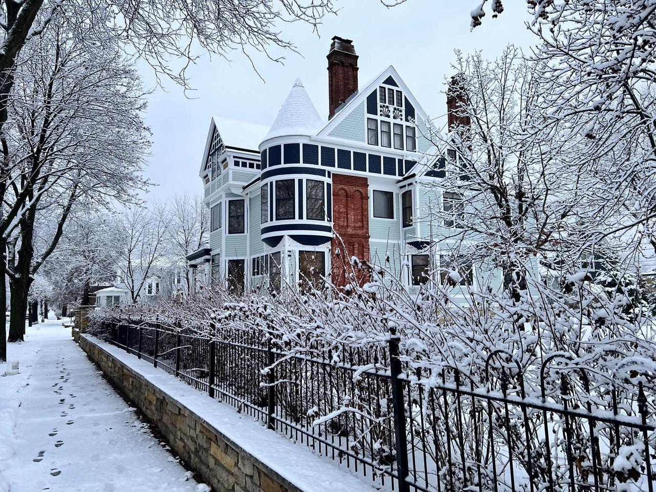 221 10th STREET SOUTH South