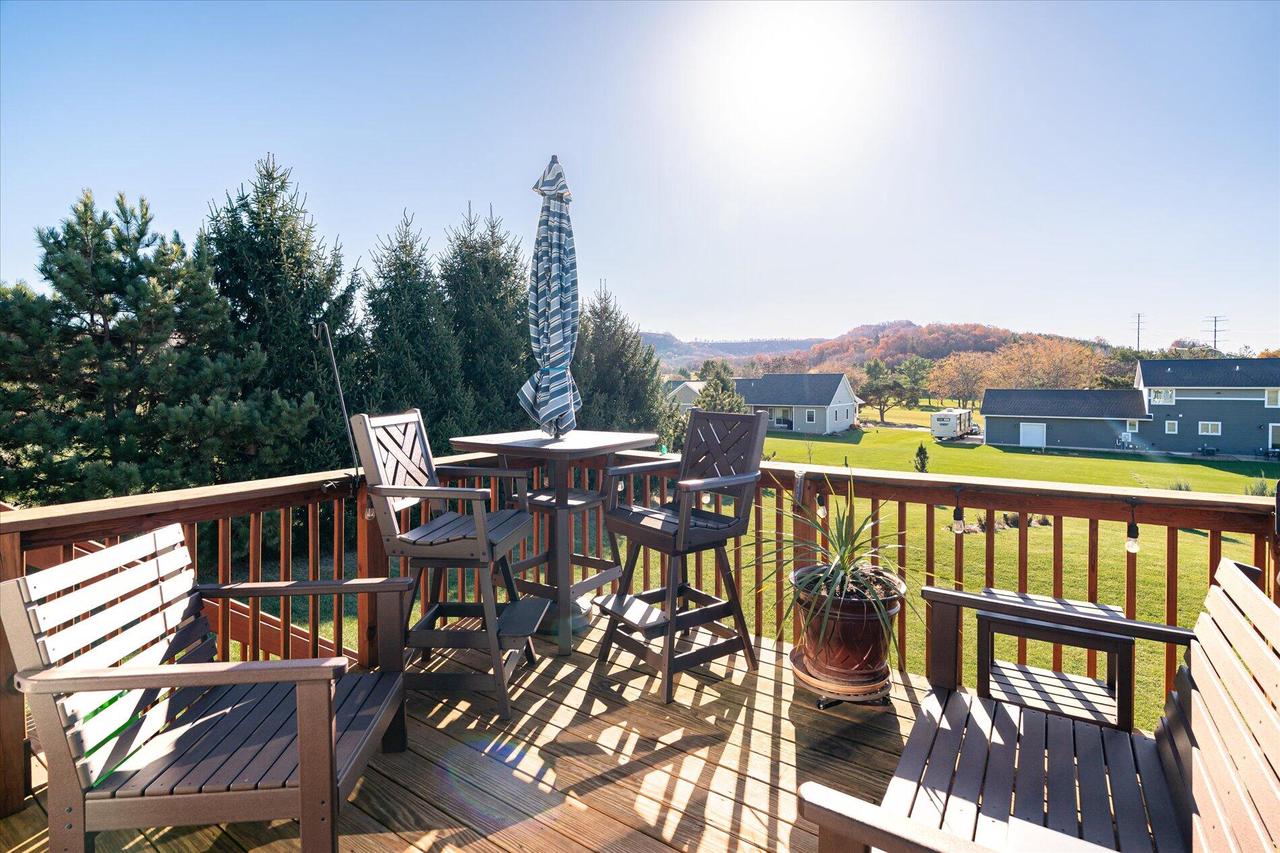 W7579 Castle Heights DRIVE