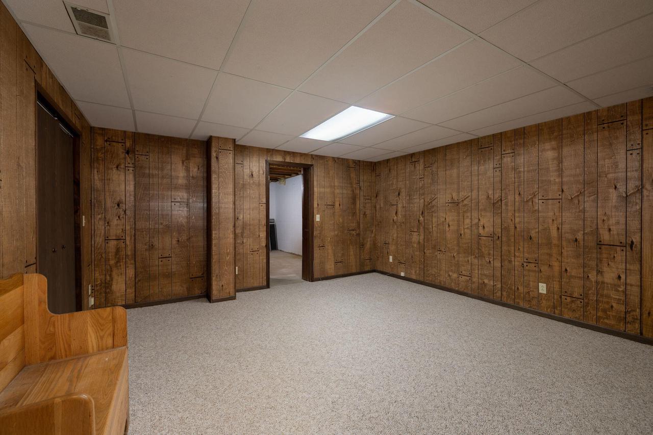 N1463 Red Oaks DRIVE