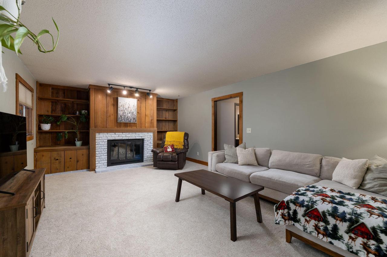 N1463 Red Oaks DRIVE