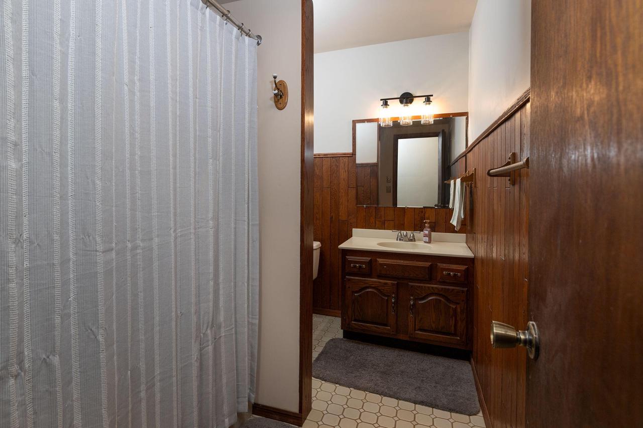 N1463 Red Oaks DRIVE