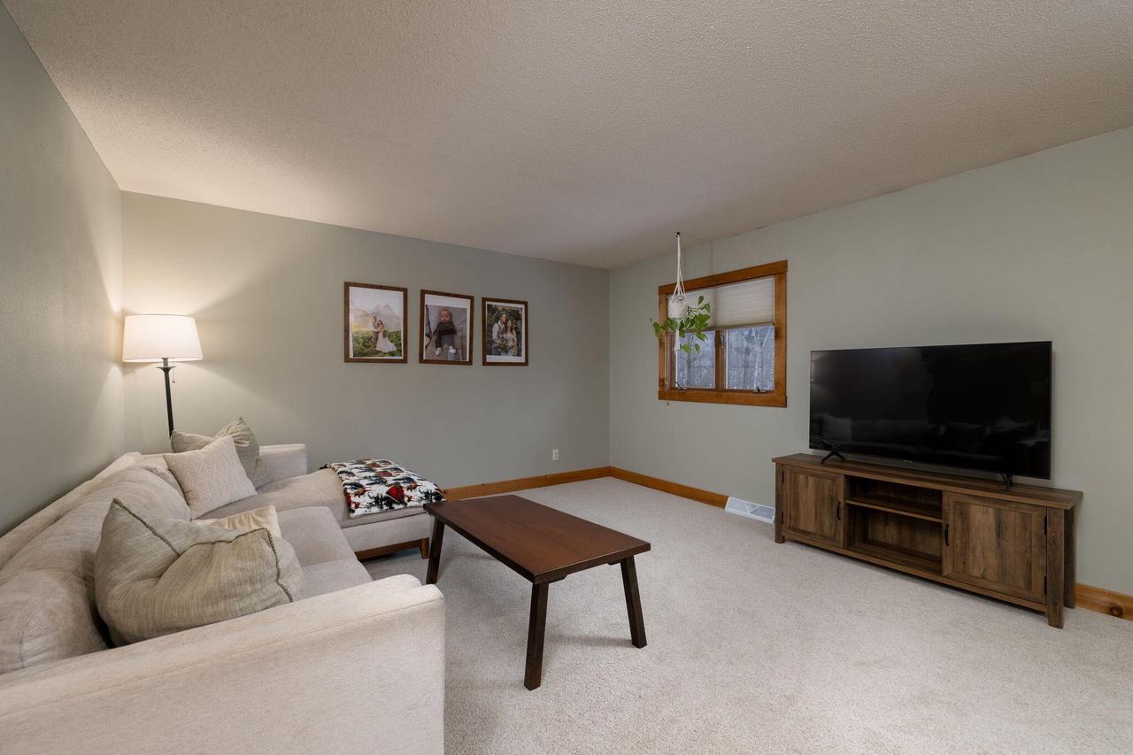 N1463 Red Oaks DRIVE