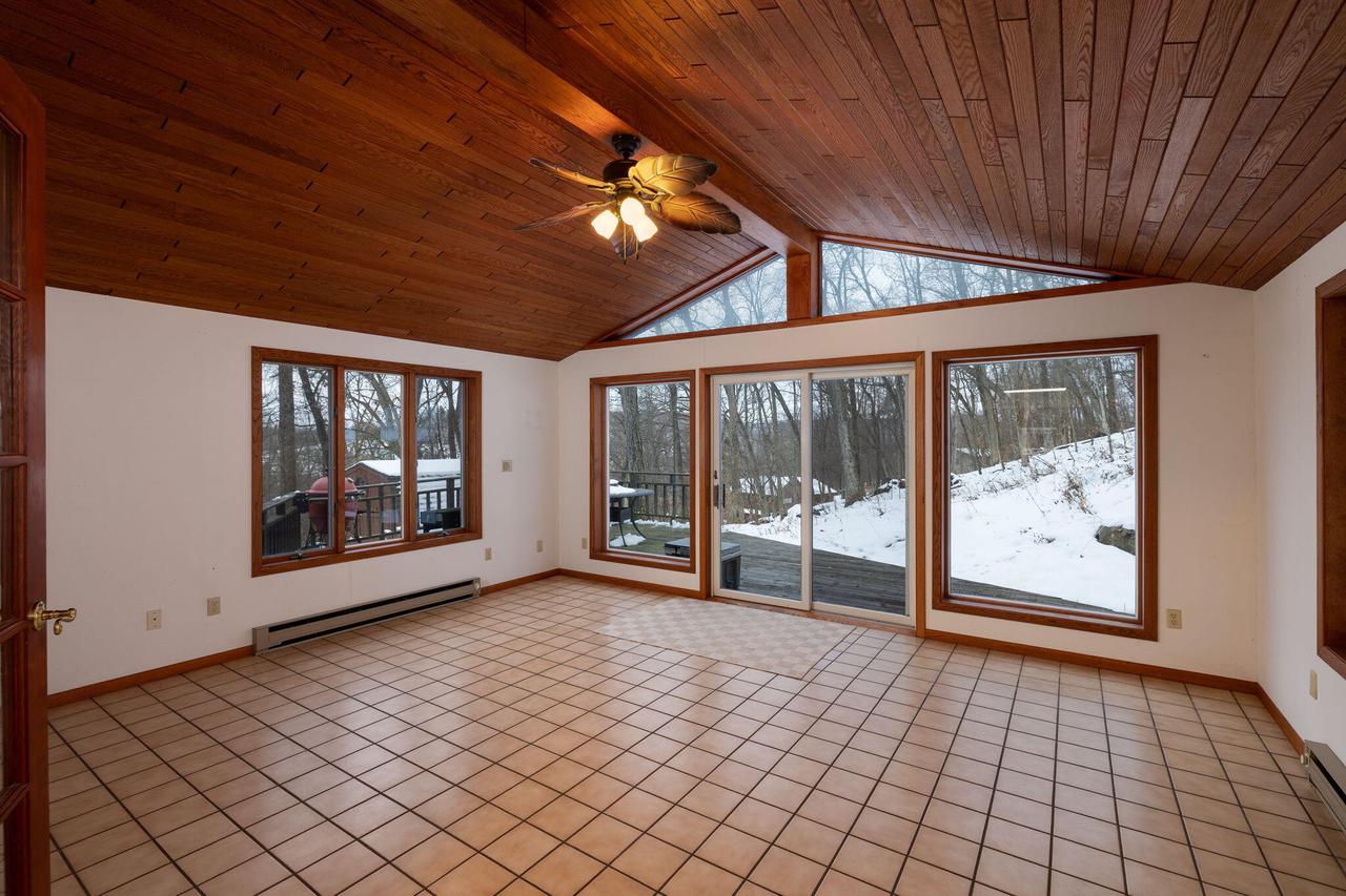 N1463 Red Oaks DRIVE