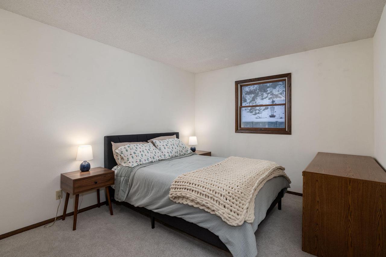 N1463 Red Oaks DRIVE