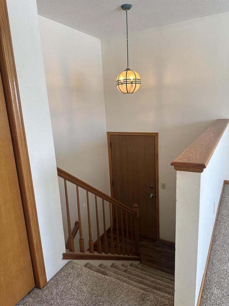 1041 Terrace DRIVE 1043