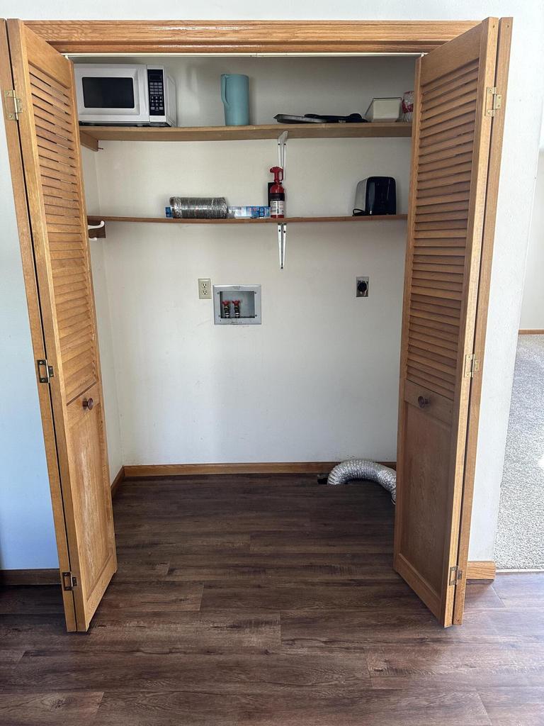 1041 Terrace DRIVE 1043