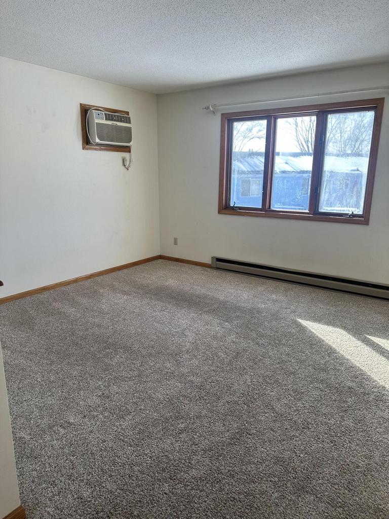 1041 Terrace DRIVE 1043