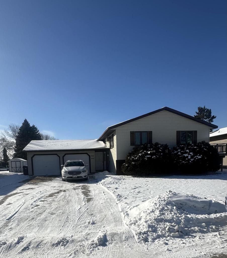 1041 Terrace DRIVE 1043