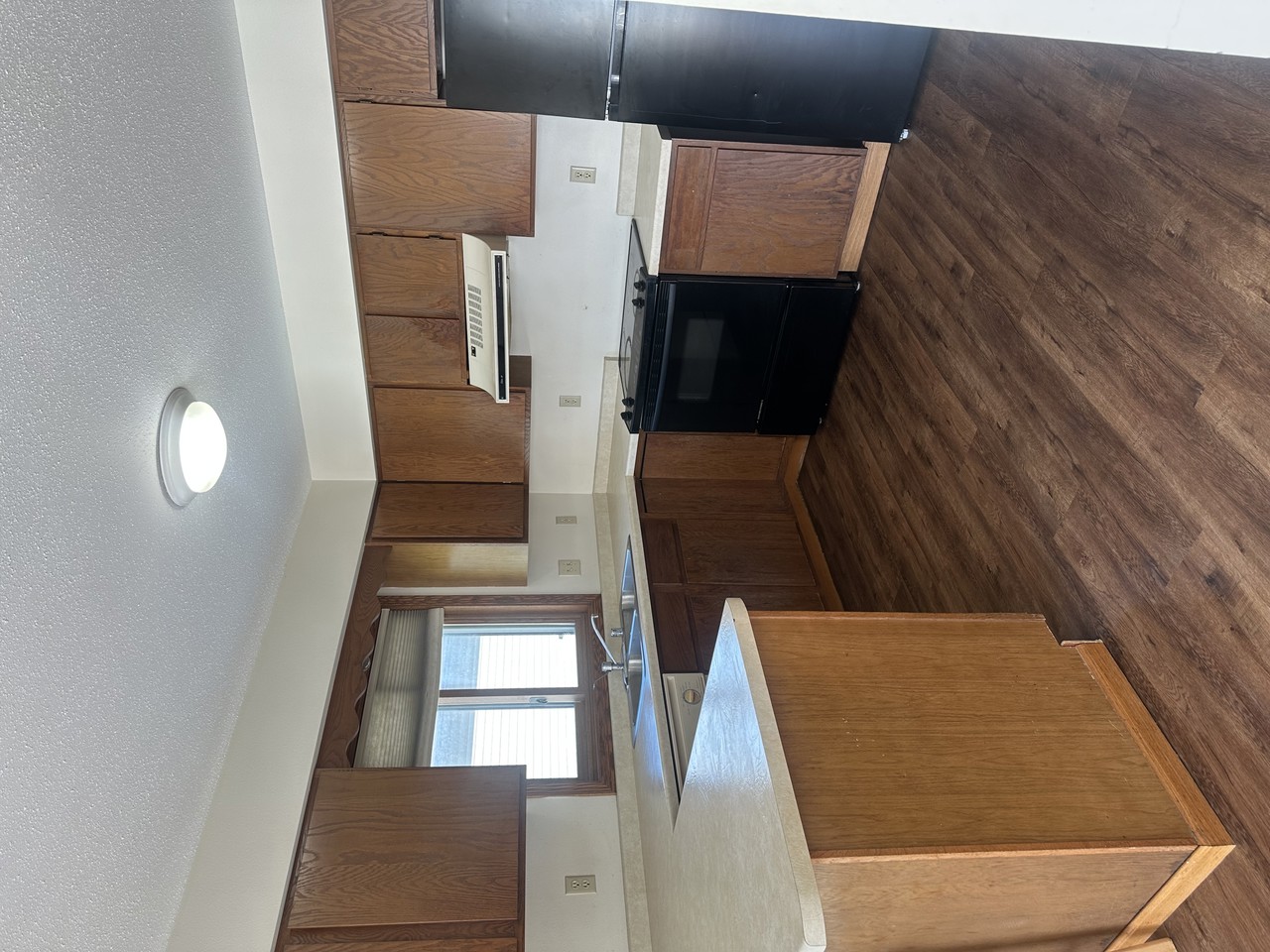 1041 Terrace DRIVE 1043