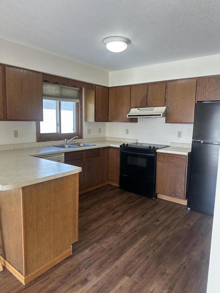 1041 Terrace DRIVE 1043