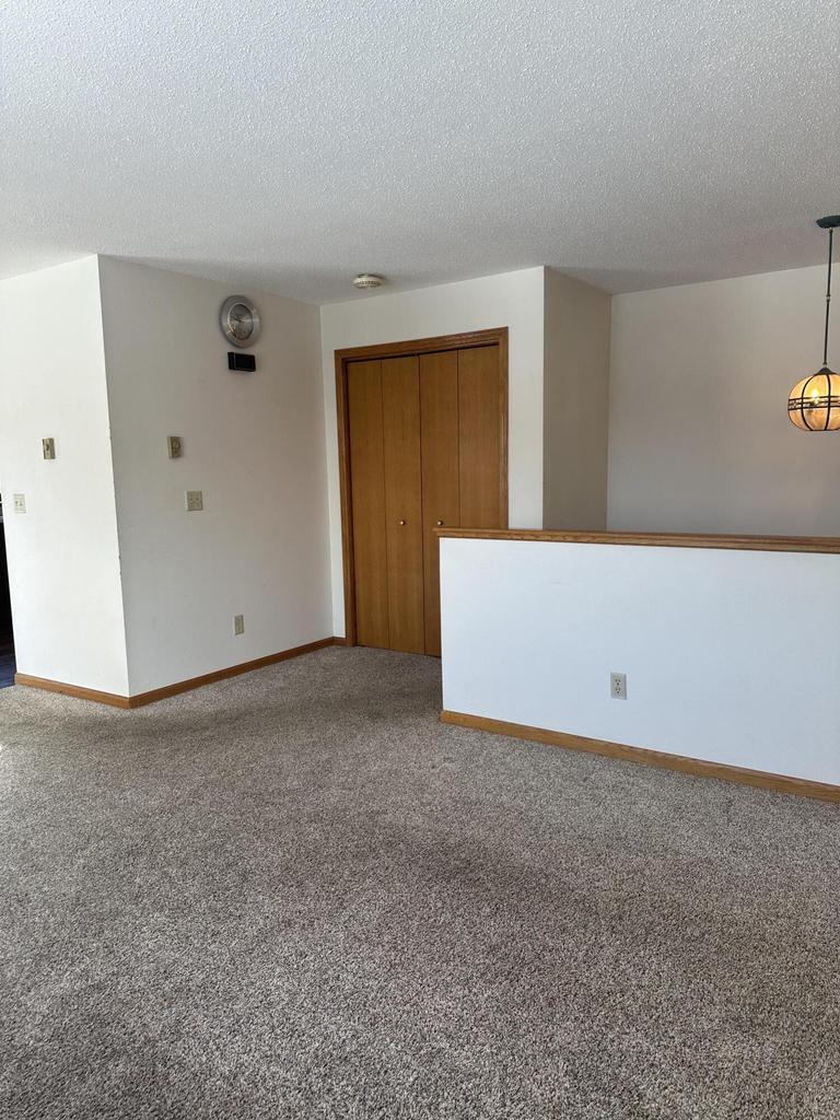 1041 Terrace DRIVE 1043