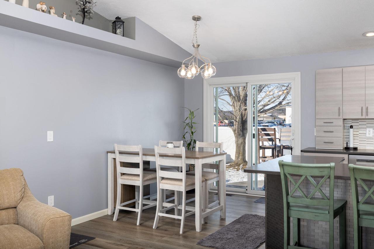 1464 Waterloo AVENUE