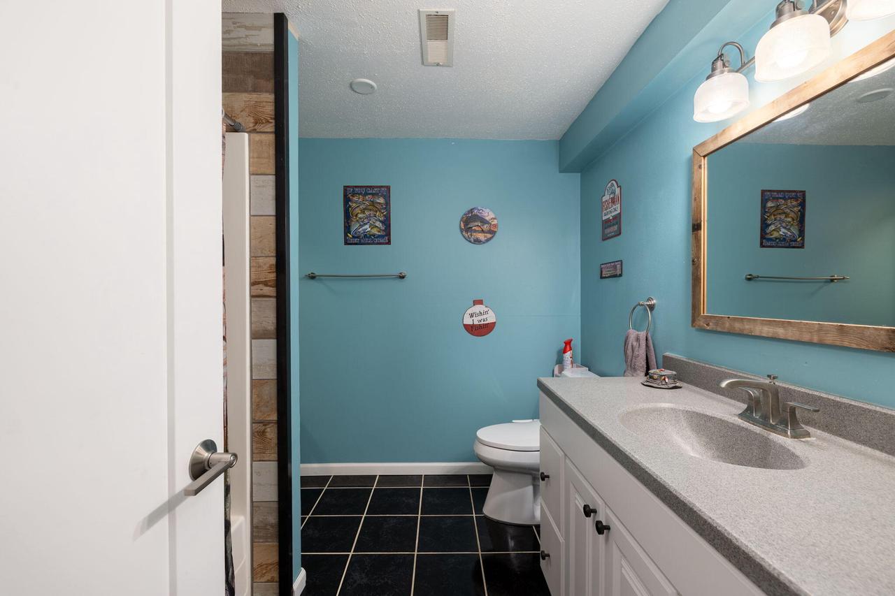 1464 Waterloo AVENUE