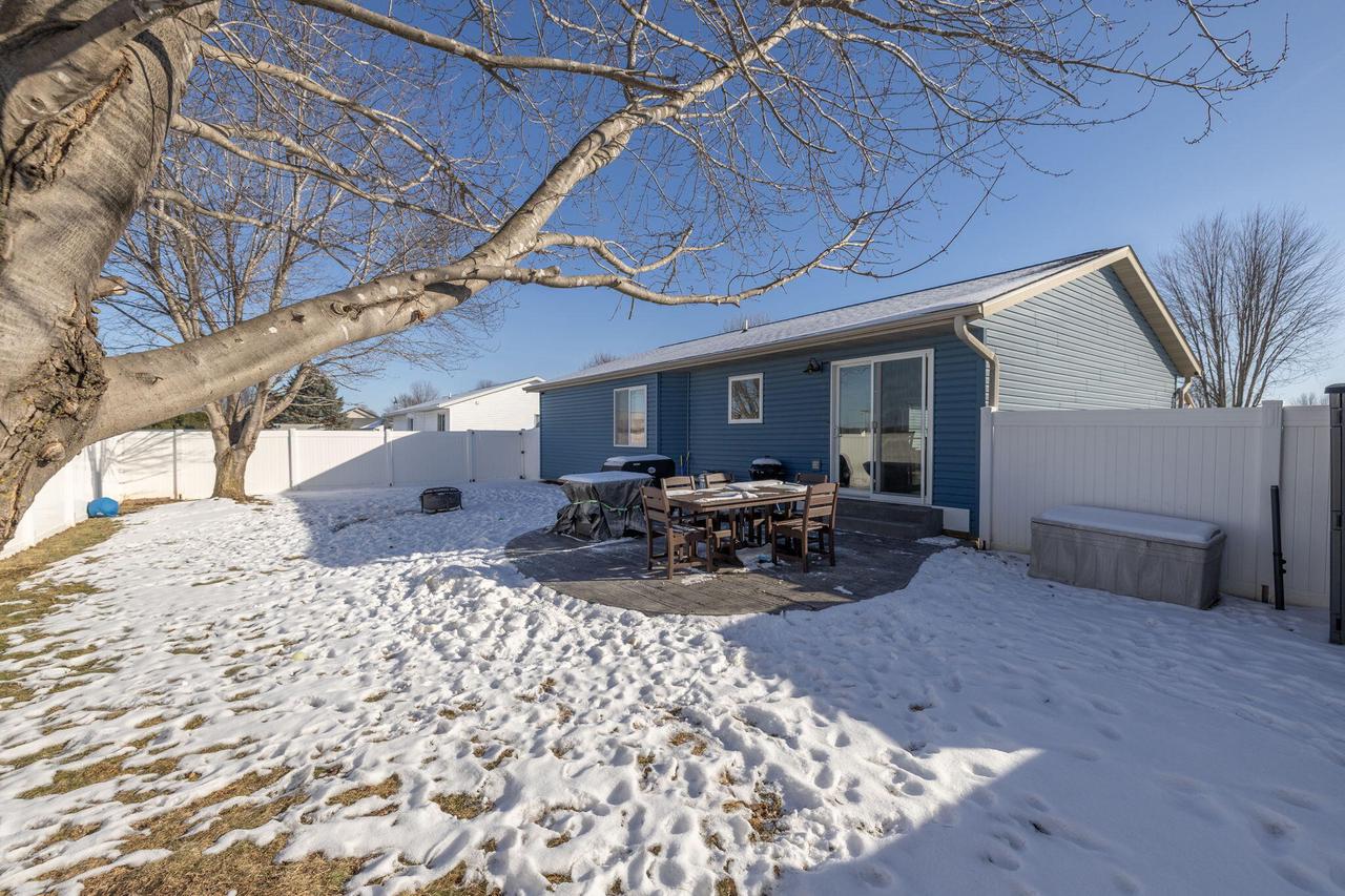 1464 Waterloo AVENUE