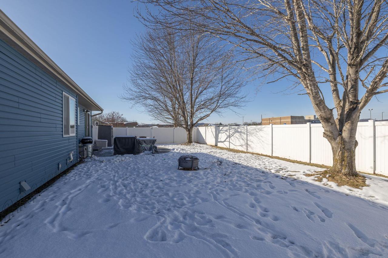 1464 Waterloo AVENUE